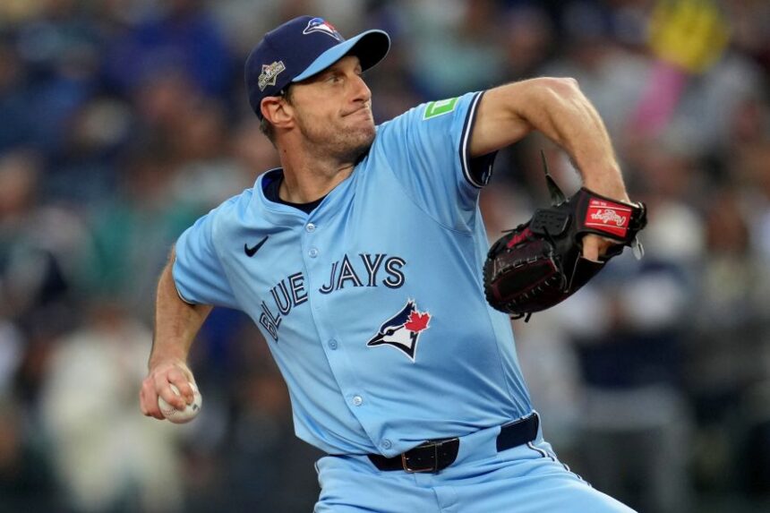 Toronto Blue Jays pitcher Max Scherzer throws against the Seattle Mariners during the first inning in Game 4 of baseball's American League Championship Series, Thursday, Oct. 16, 2025, in Seattle. (AP Photo/Abbie Parr)