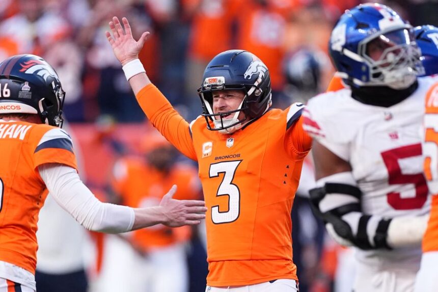 Denver Broncos kicker Wil Lutz (3) celebrates after kicking the game winning field goal during the second half of an NFL football game against the New York Giants in Denver, Sunday, Oct. 19, 2025. (AP Photo/David Zalubowski)