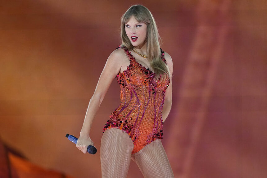 Taylor Swift performs