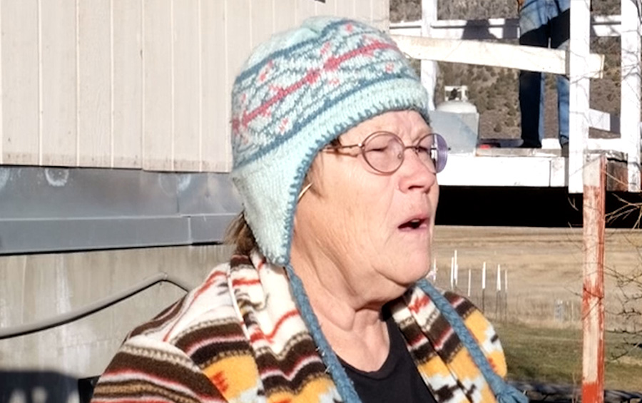 Helping her sister on a ladder turned into the moment a Secret Santa changed this woman’s life