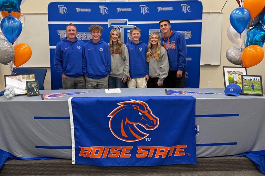 Thunder Ridge's Justin Anderson signs LOI with Boise State