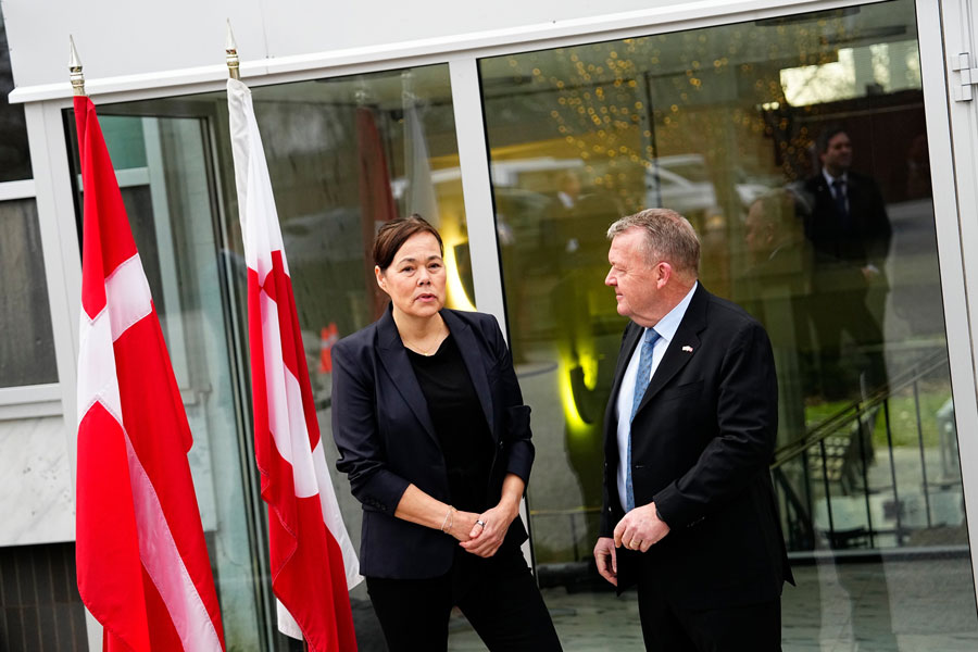 Greenlandic and Danish officials meet with Vance and Rubio as Trump insists on US control of island