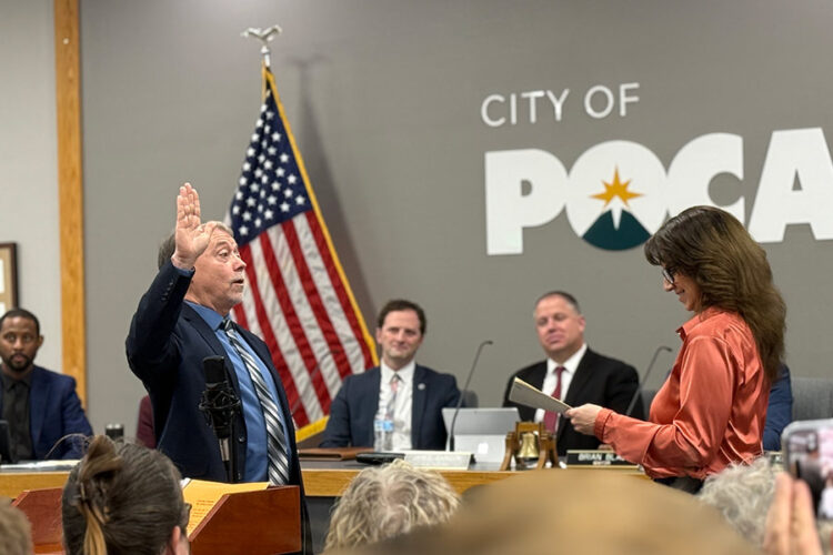 Mayor Mark Dahlquist swears the oath of office. | Courtesy photo