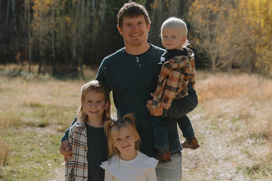 Dan Richins with his children | GoFundMe