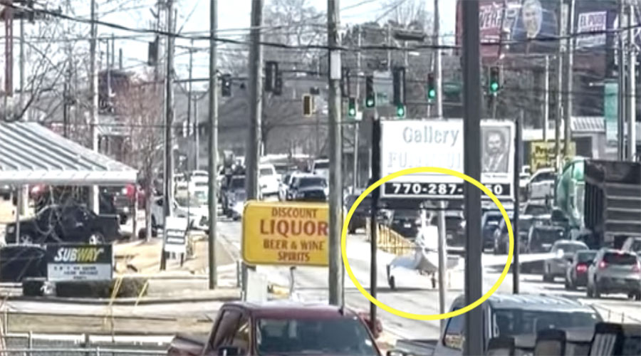 You have to see this! Pilot makes emergency landing on busy road, crashes into cars