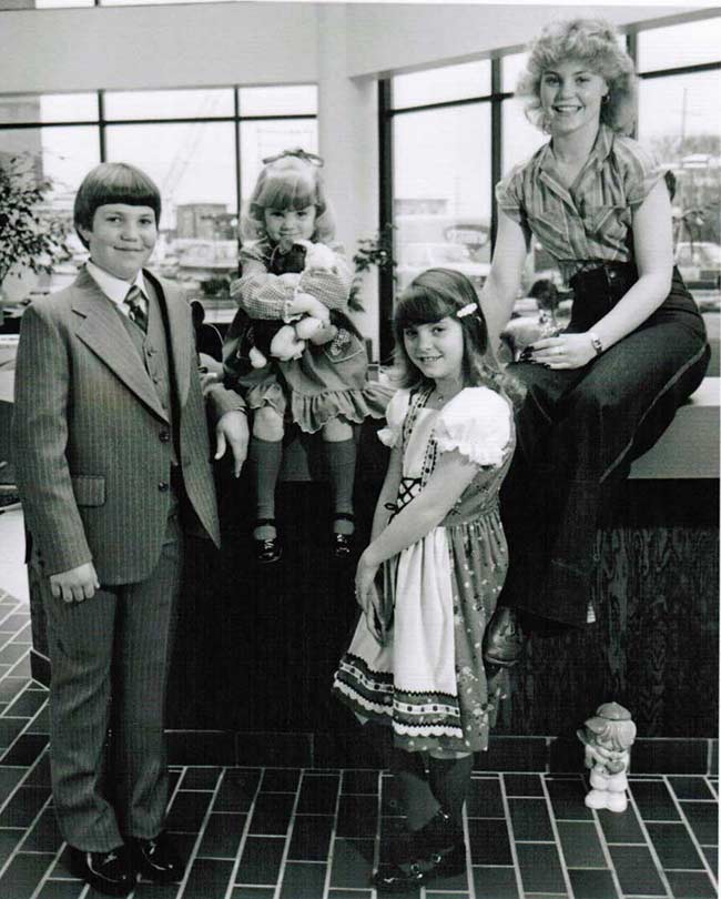 Teneal, second from left, and her siblings in the 1970s pose for a photo | Teneal Wright 