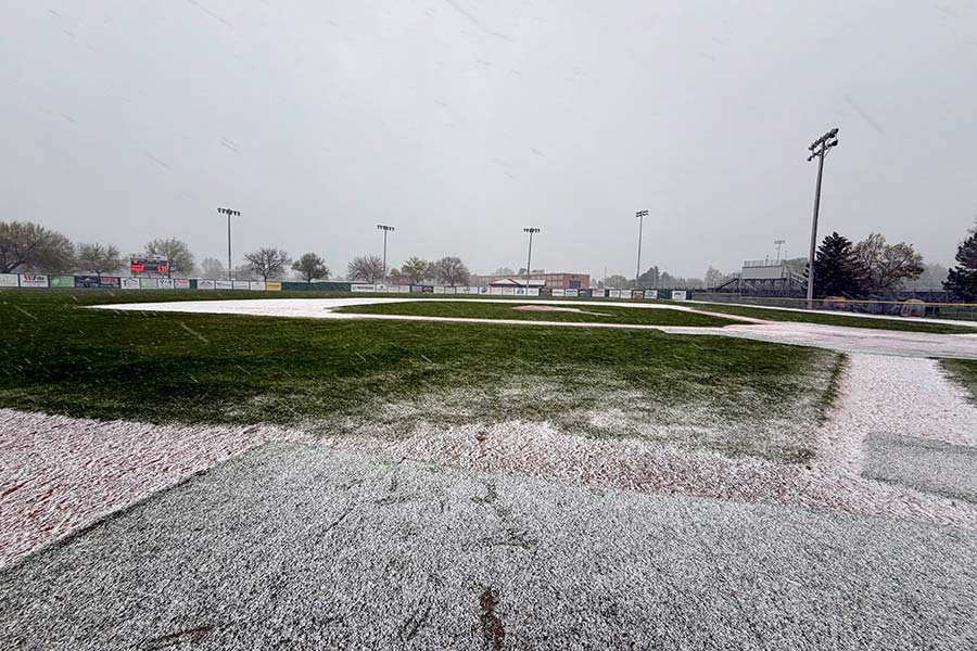 Around the Horn: Wintery weather shortens another day of games