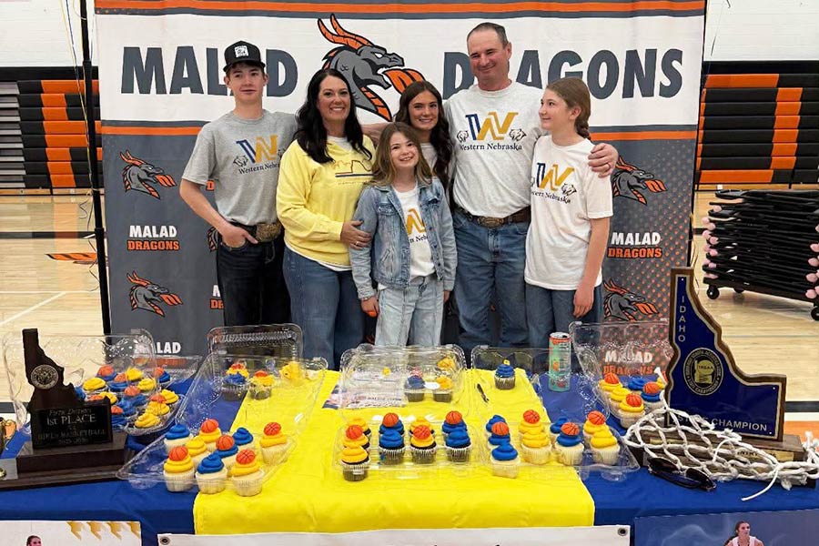 Malad Mikell Keetch signs to play basketball at Western Nebraska
