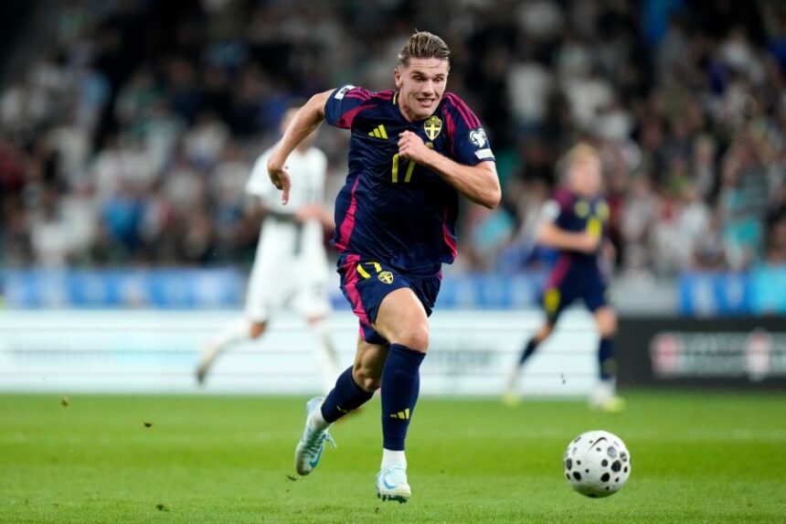 FILE - Sweden's Viktor Gyokeres dribbles during the World Cup qualifying soccer match between Slovenia and Sweden at the Stozice stadium in Ljubljana, Slovenia, Saturday, Sept. 6, 2025. (AP Photo/Darko Bandic, File)