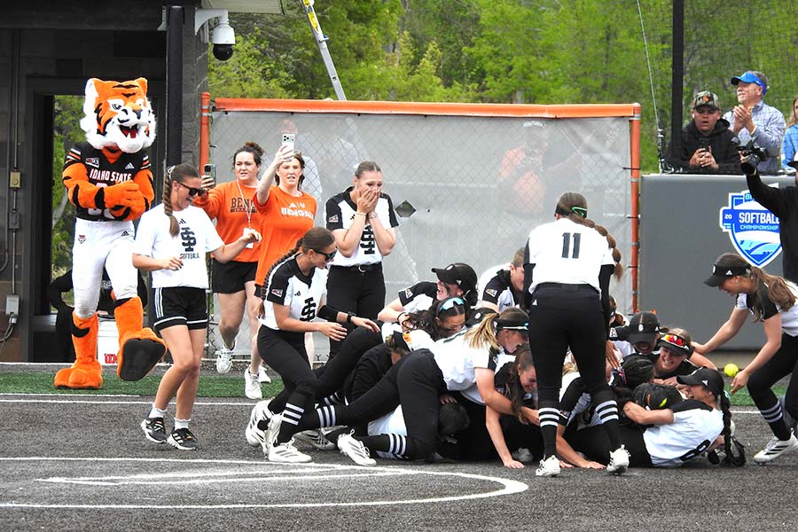 ISU softball