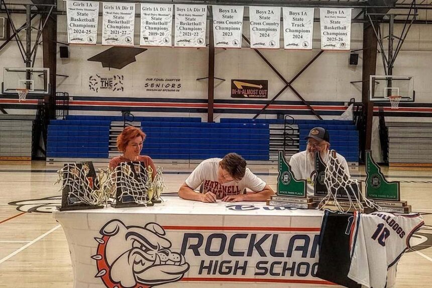 Woodrow Lowder college signing