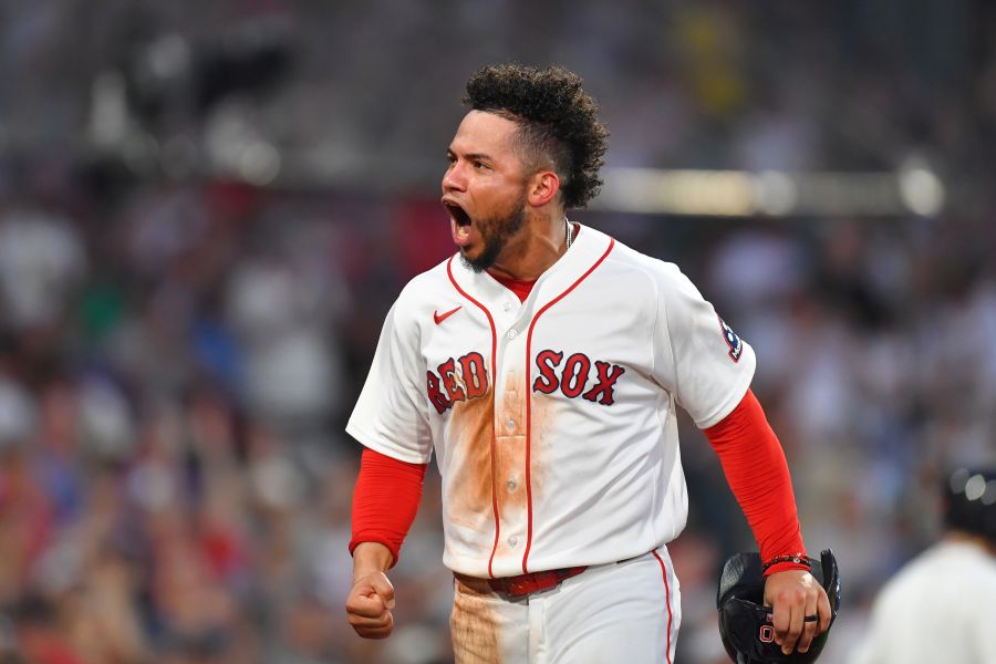 A bat flip, a shout of ‘Venezuela’ and tears for home as Red Sox 1B Willson Contreras plays on