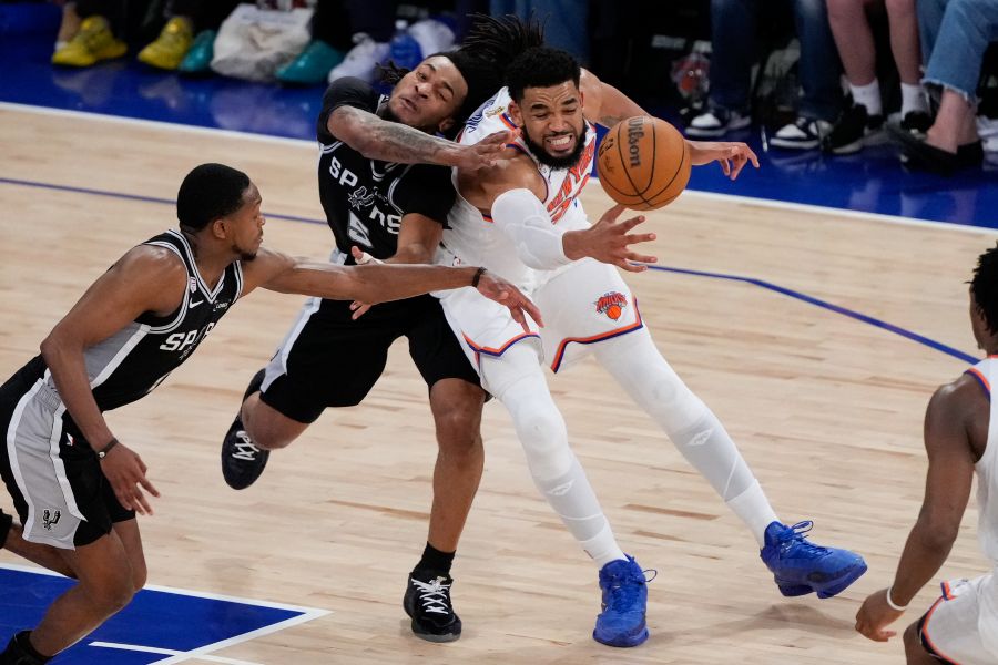 Knicks complete record rally from 29 points down and beat Spurs 107-106 for 3-1 NBA Finals lead