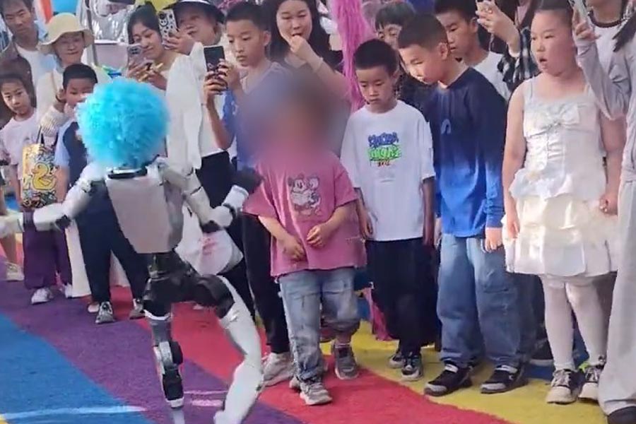 VIDEO: Martial arts robot kicks child in stomach