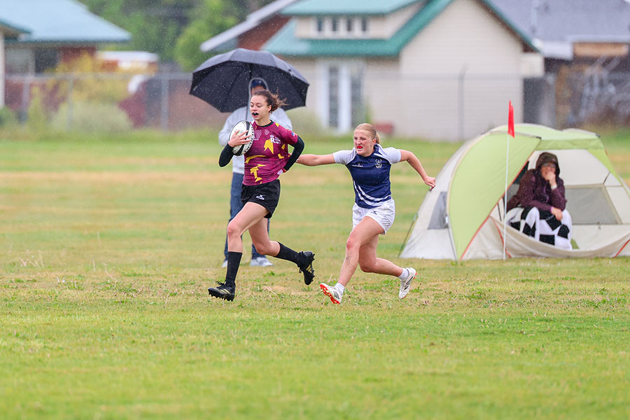 Rugby runner looking for try