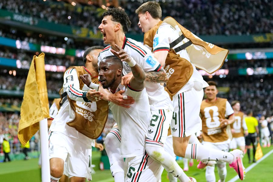 Mexico beats Czech Republic 3-0 to win all 3 World Cup group-stage matches for 1st time