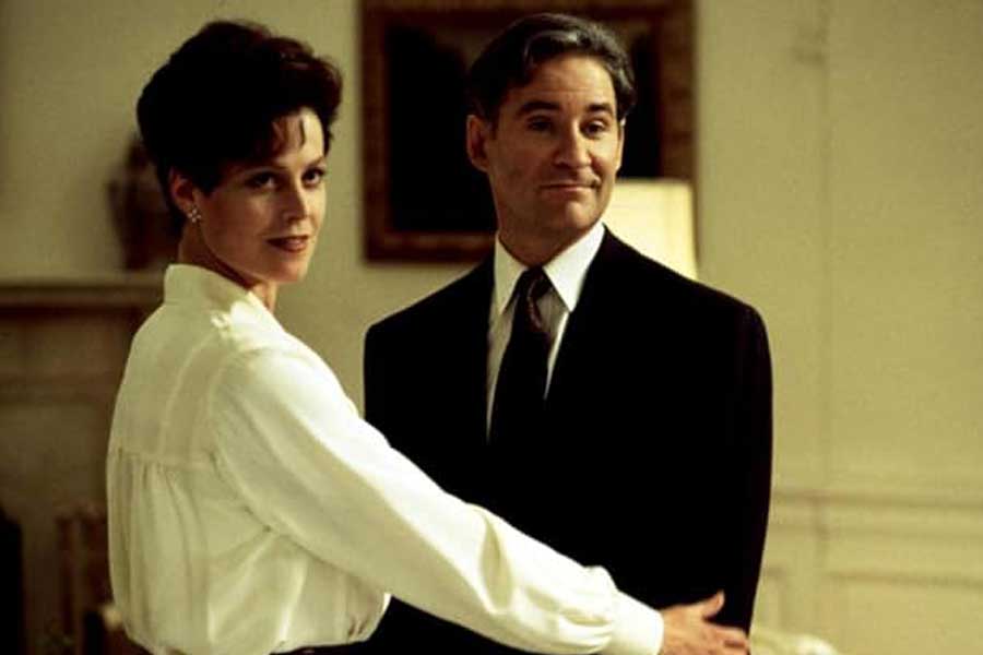Sigourney Weaver and Kevin Kline, as the president of the United States, in the 1993 film "Dave."