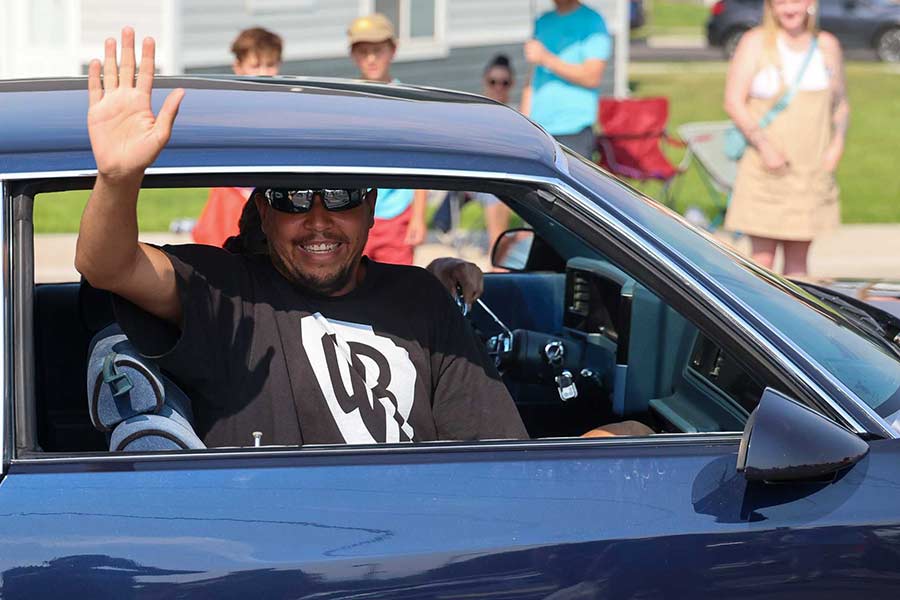 PARADE 4