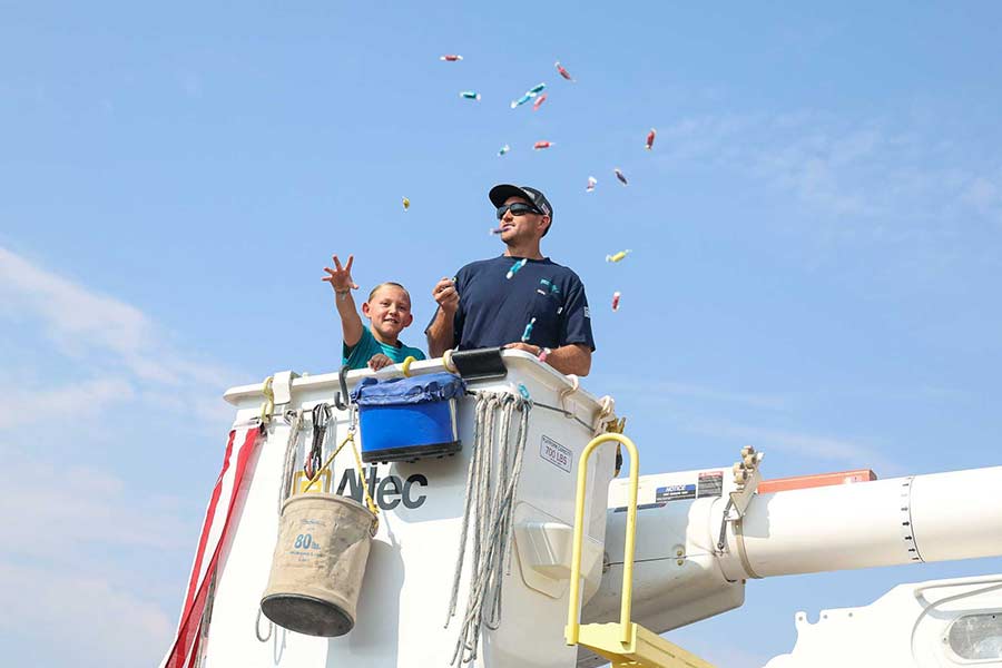 PARADE 6