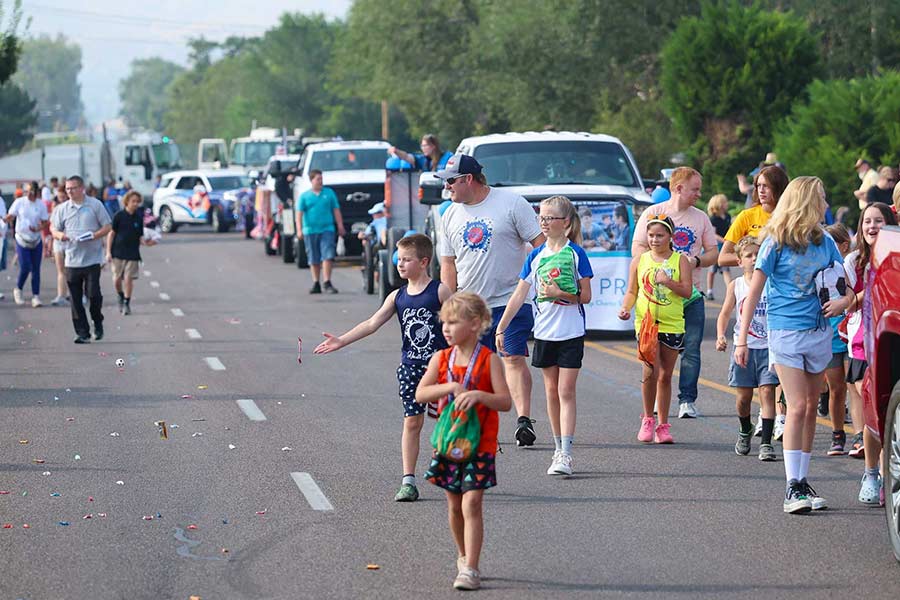 PARADE 7