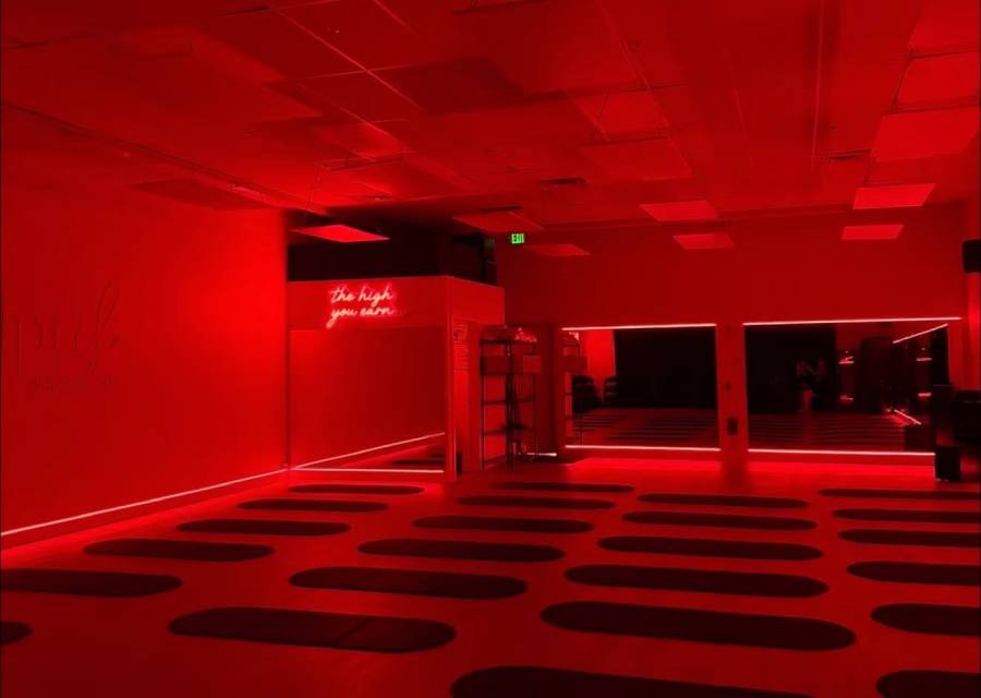 The red inside the studo