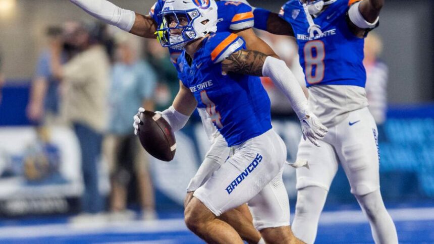 Boise State cracked the AP top-25 poll for the first time this season. | Idaho Statesman.