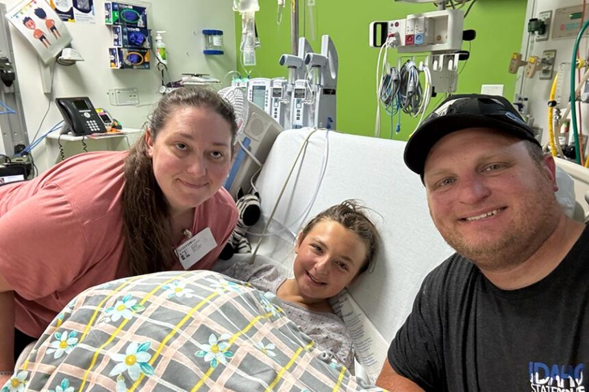 Chloe Hanish with her family at the hospital. | Courtesy of Chase Hanish