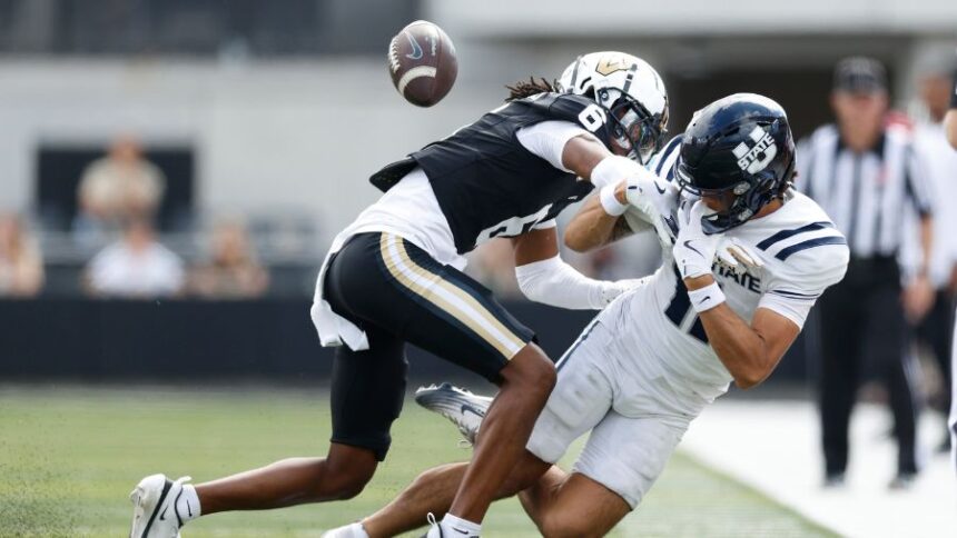 Utah State is looking to snap an ugly skid against Top 25 opponents when they face the No. 19 Washington Huskies on Saturday. (Photo by Johnnie Izquierdo/Getty Images)