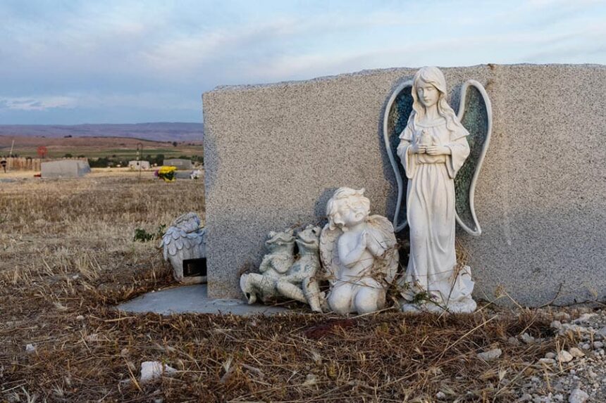 grave at Peaceful Valley Cemetery