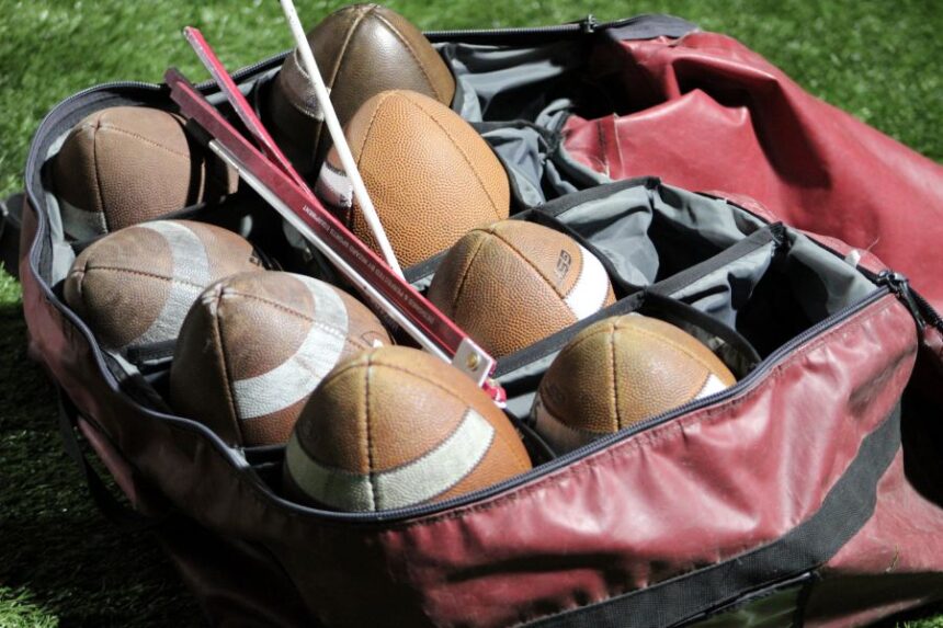 generic footballs pic