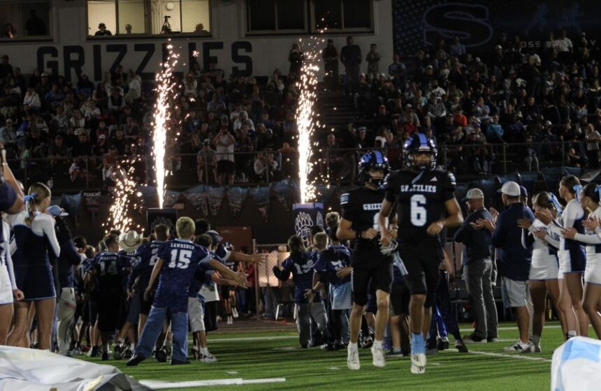 Skyline takes the field for the second half of Friday's game against Madison. | Allan Steele, EastIdahoSports.com.