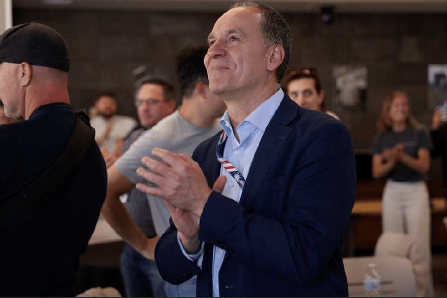INL Director John Wagner applauds as Antares achieves zero criticality on June 4.