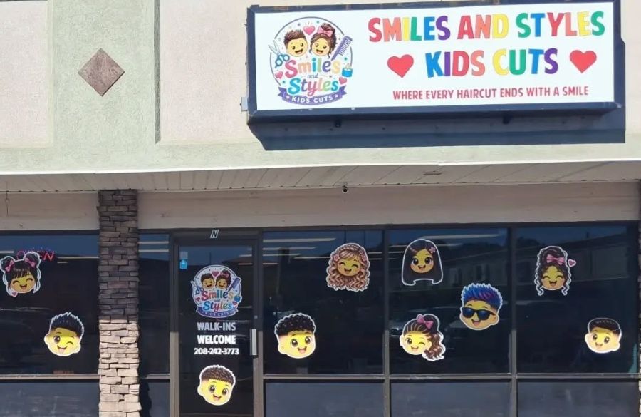 Smiles and Styles storefront