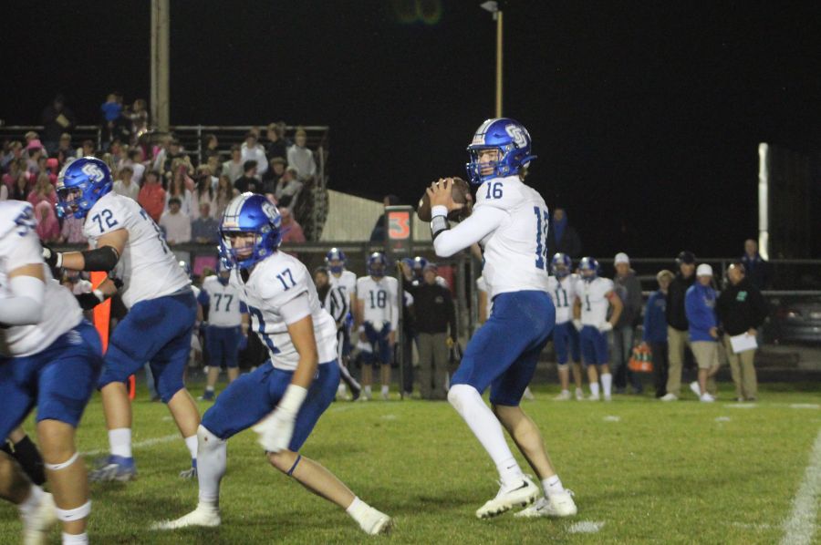 Sugar-Salem QB Frank Fillmore passed for two touchdowns in Friday's game. | Allan Steele, EastIdahoSports.com.