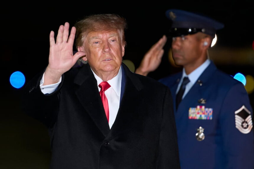 Trump arrives on Air Force One
