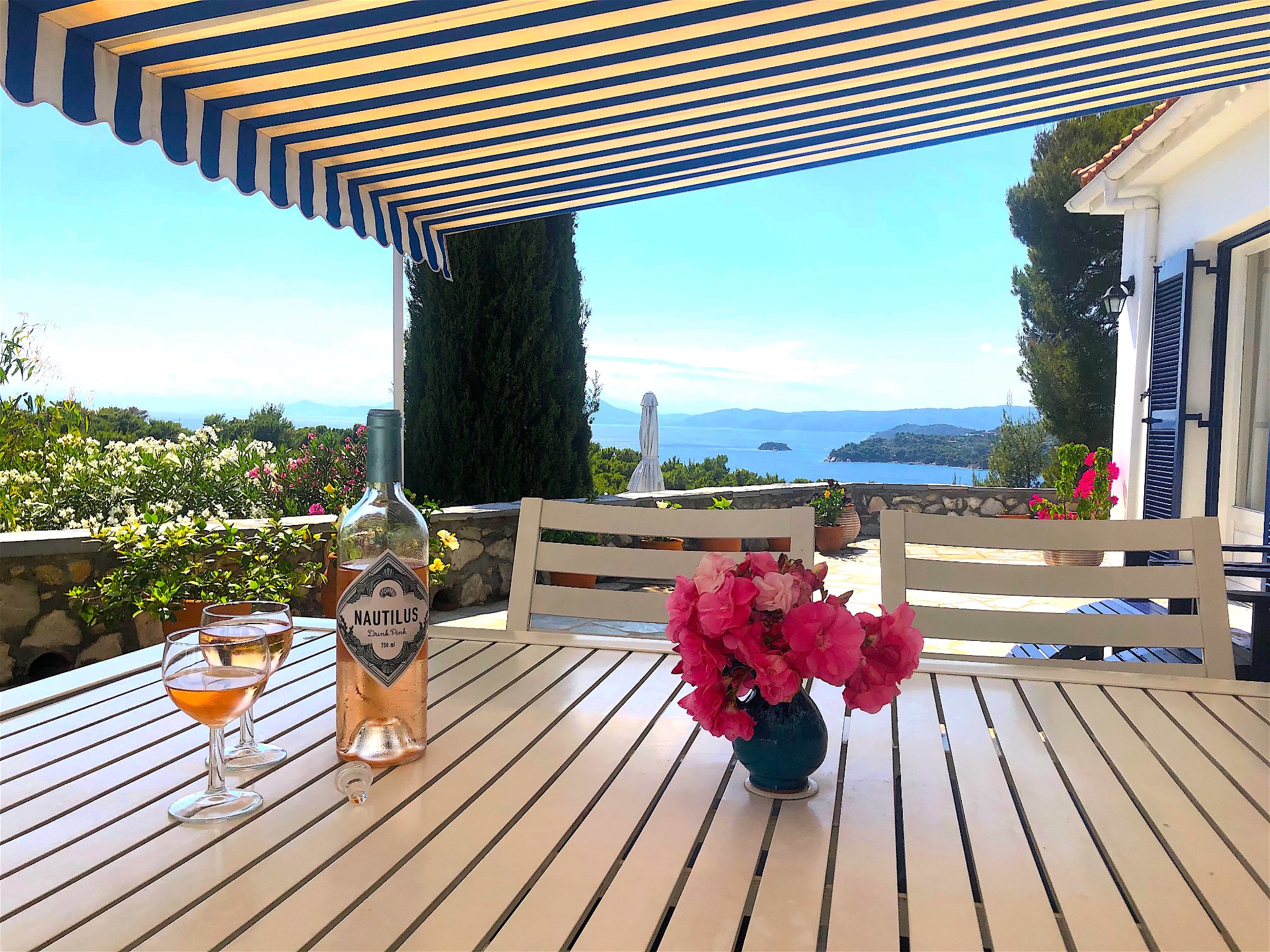 Best Places to Eat on Skiathos Island