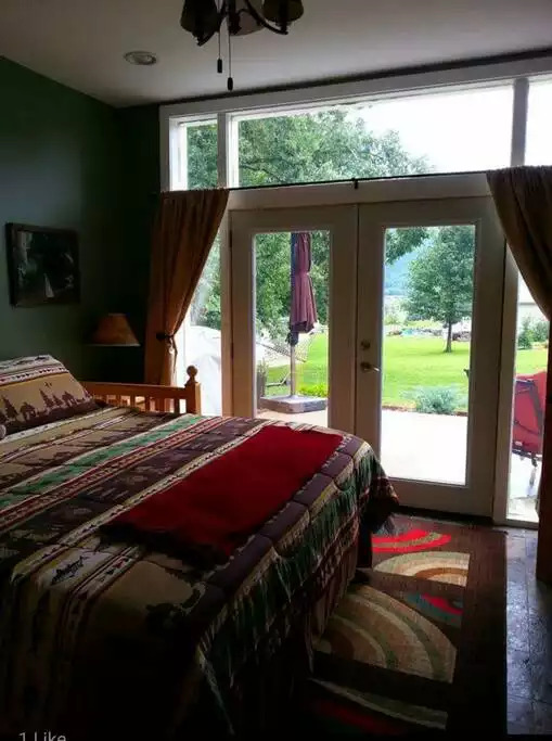 Stunning Smoky Mts Views
Across from Park entrance - Pigeon Forge Stunning Smoky Mts Views
Across from Park entrance - Pigeon Forge