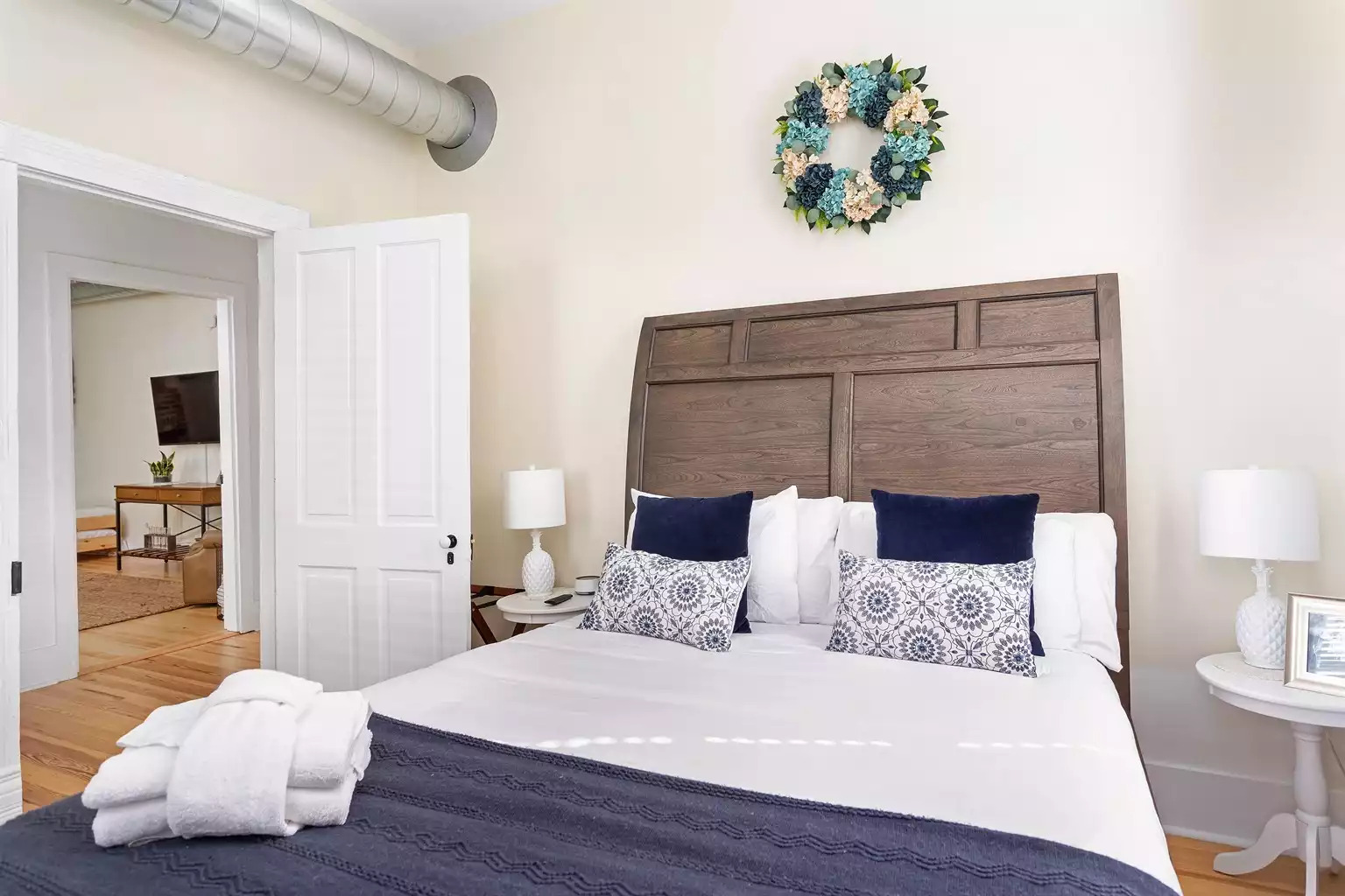 Bedroom 2 - Queen Bed Bedroom 2 - Queen Bed - Ashley House - Charleston