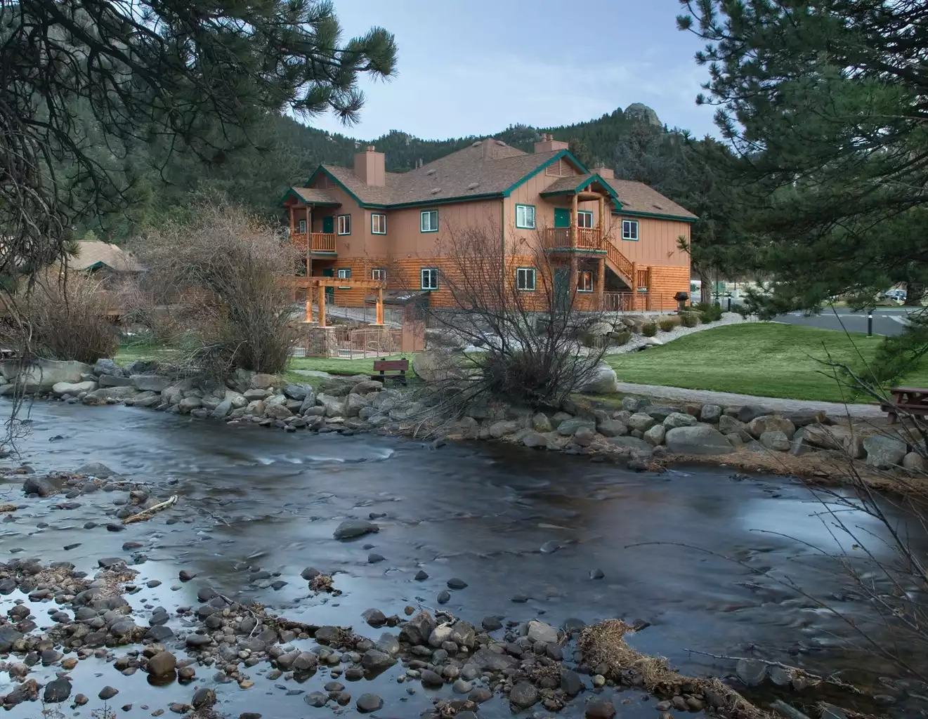 Exterior View Exterior View - Estes Park Resort 2bdr Queen - Estes Park