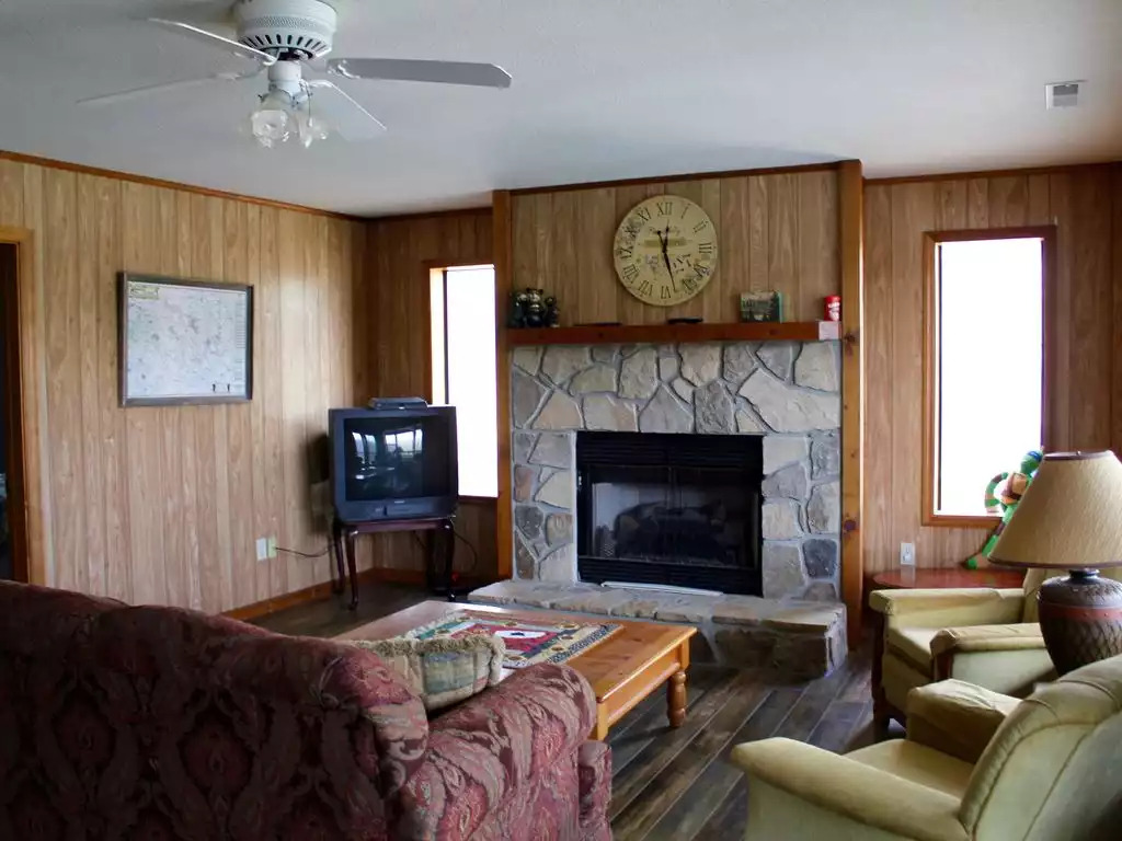 Lower level living room Lower level living room - The Treehouse On Lake Chatuge - Hayesville
