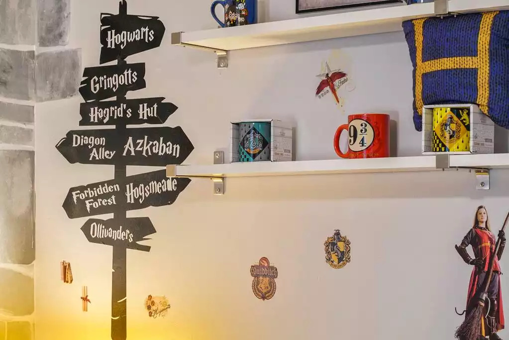 This is probably one of the coolest homes to stay for the ultimate Harry Potter fan of any age! From magical decor to wizard activities, a beautifully decorated bedroom is in true Harry Potter style. This is probably one of the coolest homes to stay for the ultimate Harry Potter fan of any age! From magical decor to wizard activities, a beautifully decorated bedroom is in true Harry Potter style. - Heated Saltwater Pool*Harry Potter*Fire Pit*BBQ*EV - St. Augustine