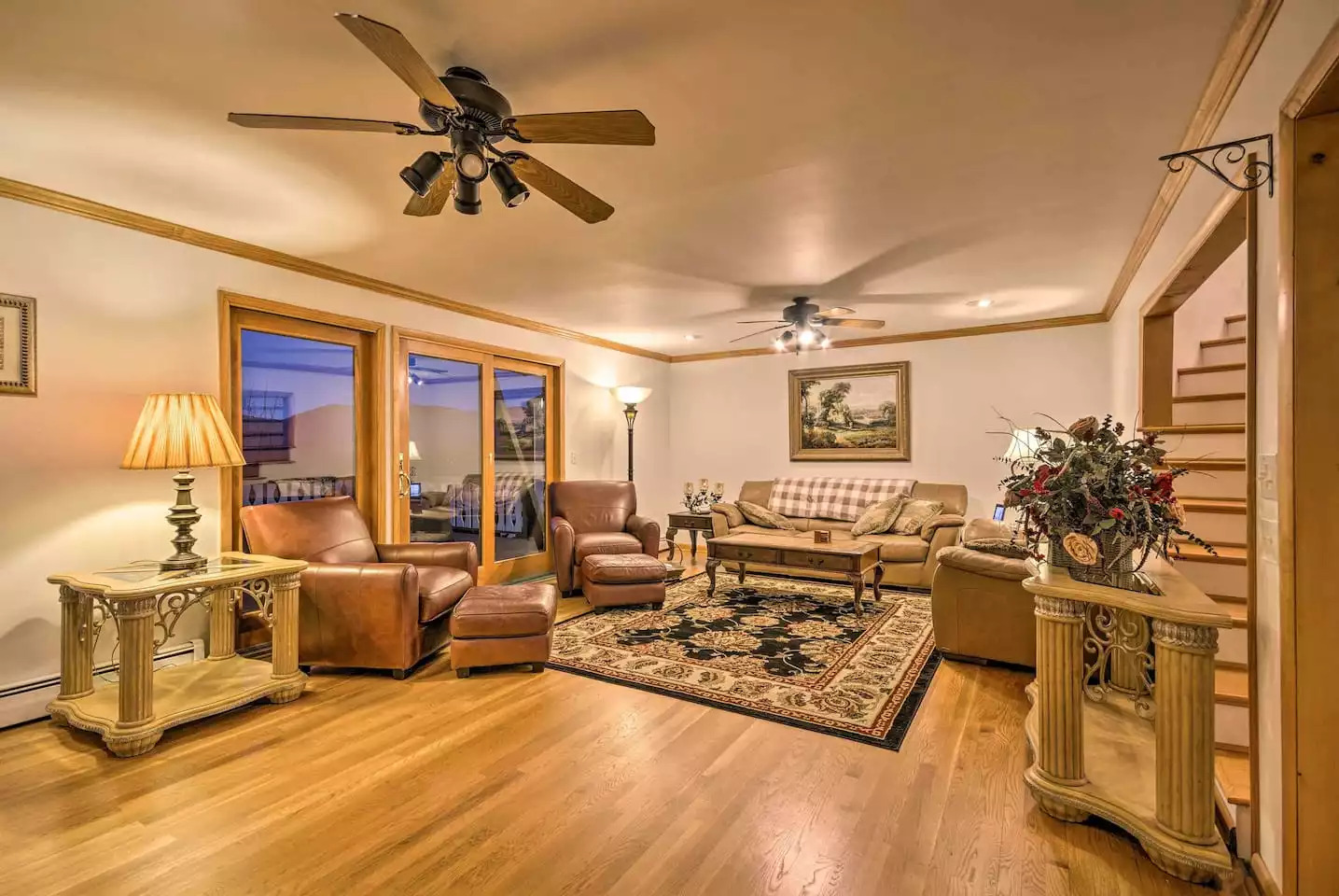 Hardwood floors, plenty of seating and thoughtful decor complete the space. Hardwood floors, plenty of seating and thoughtful decor complete the space. - Leaping Fawn Lodge - Waynesville