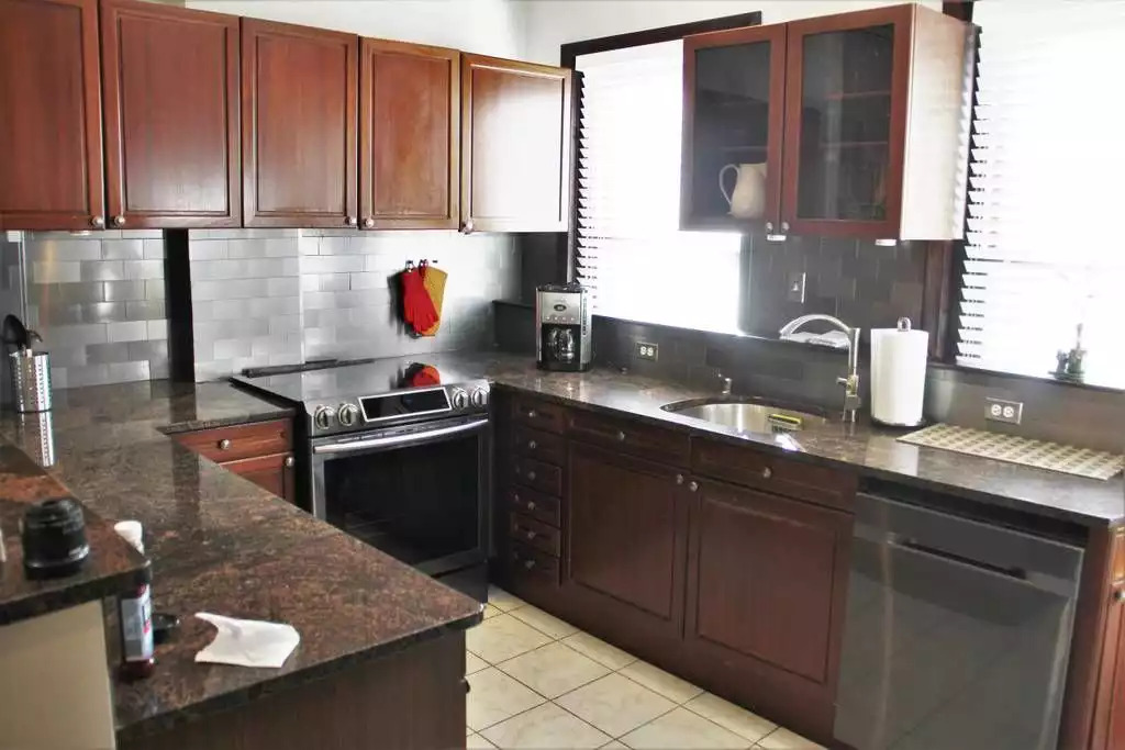 Fully Equipped Open Kitchen, SS/Granite Fully Equipped Open Kitchen, SS/Granite - Special! Modern City Triplex *Close to center - Boston