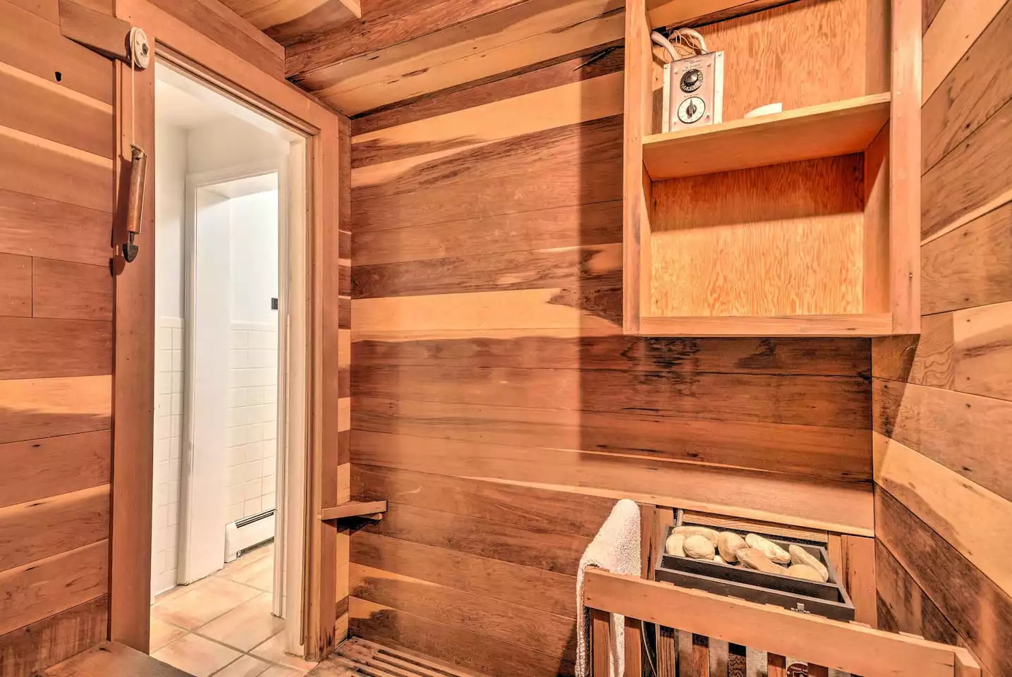 Soothe sore muscles in the 8 person sauna after a day of hiking or skiing Soothe sore muscles in the 8 person sauna after a day of hiking or skiing - Leaping Fawn Lodge - Waynesville