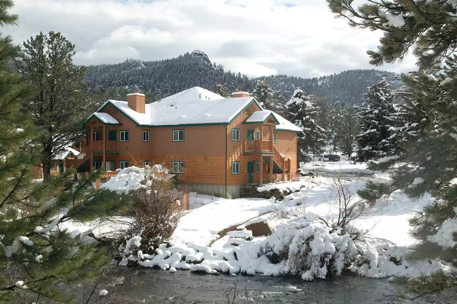 Exterior View Exterior View - Estes Park Resort 2bdr Queen - Estes Park