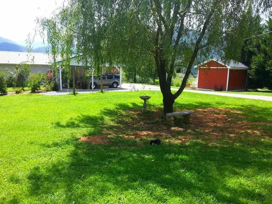 Cottage with MIND BLOWING Smoky Mountain views! - Pigeon Forge Cottage with MIND BLOWING Smoky Mountain views! - Pigeon Forge