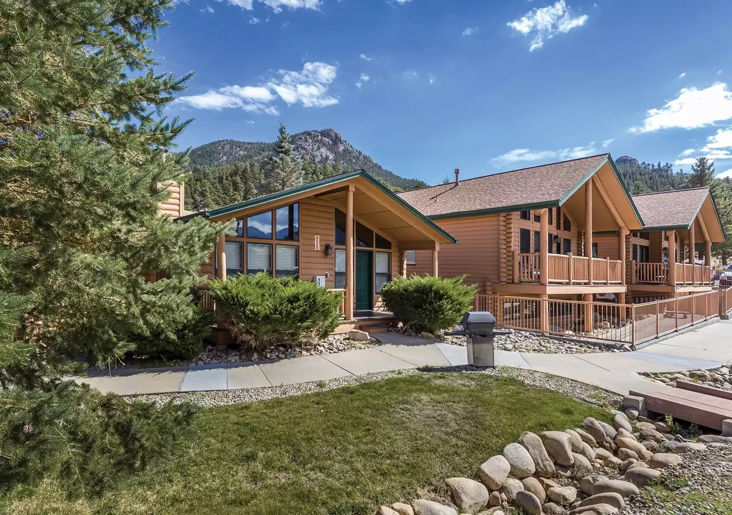 Exterior View Exterior View - Estes Park Resort 2bdr Queen - Estes Park