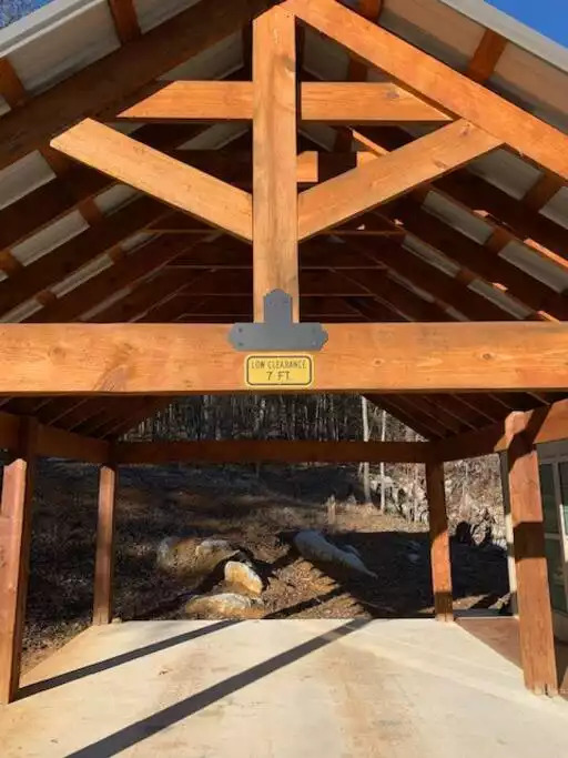 Protect your vehicle from the elements in our carport. Protect your vehicle from the elements in our carport. - Fox View Cottage - Rising Fawn