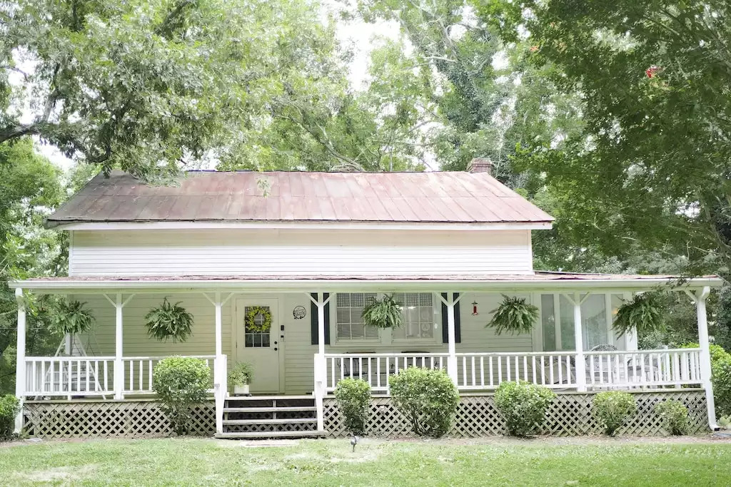 Harpeth River Farmhouse with a History
