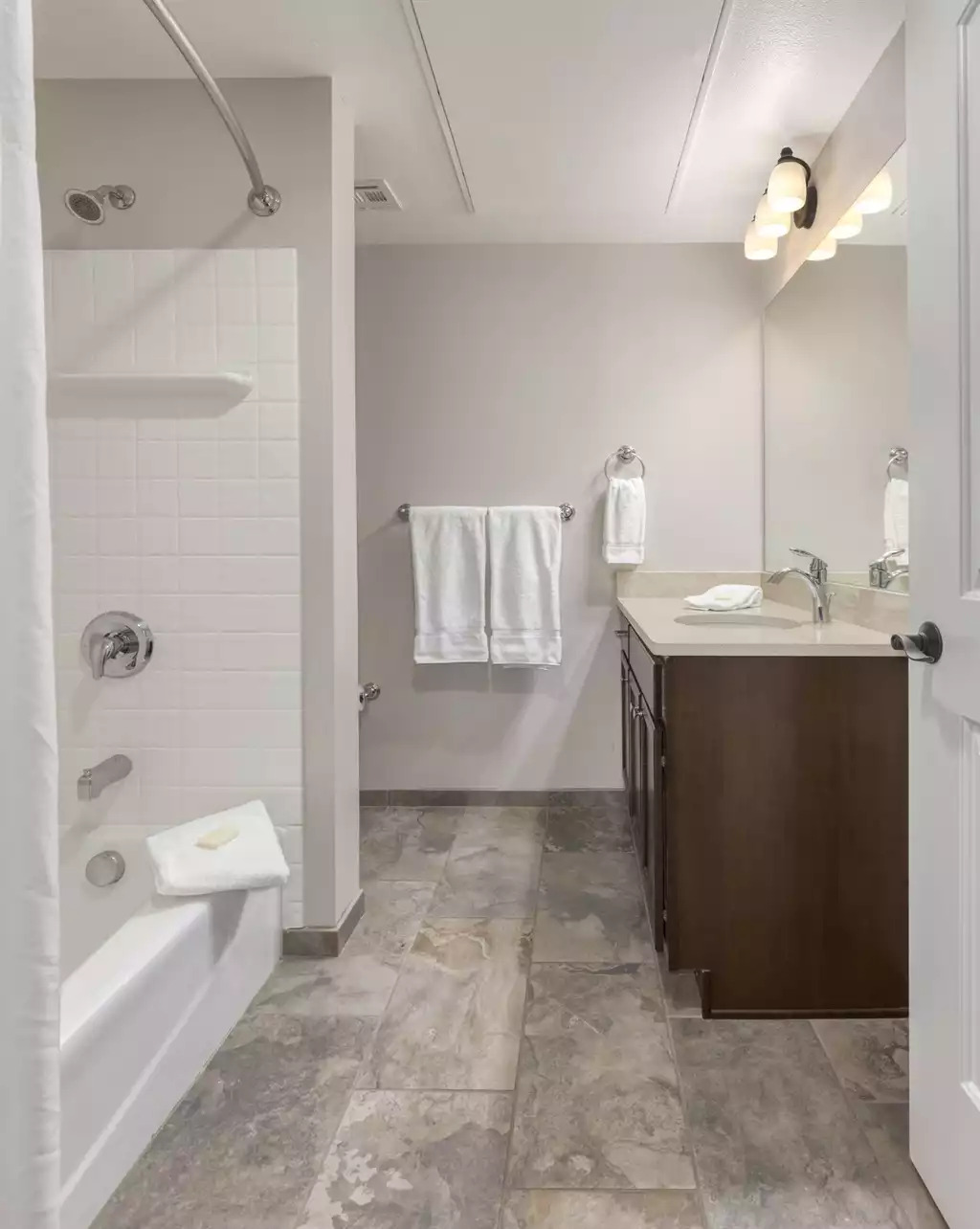 Bathroom Bathroom - West Yellowstone Resort 3bdr - West Yellowstone